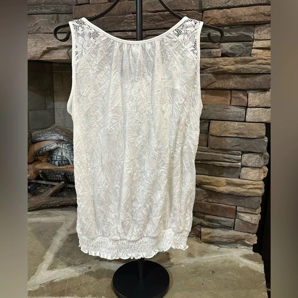 French Laundry Medium White Lace Trim Crinkled Women's Top - Picture 8 of 9